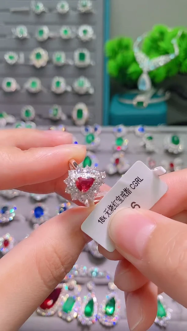 18K金戒指18K金镶嵌红宝石.