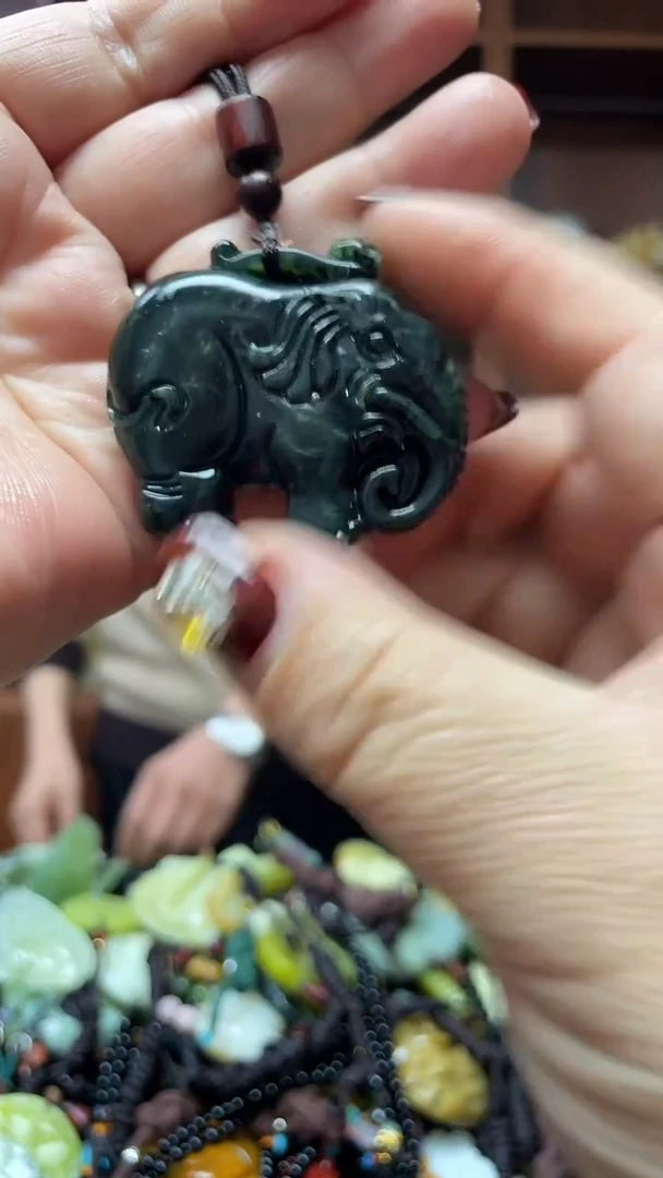 未镶嵌岫玉挂件