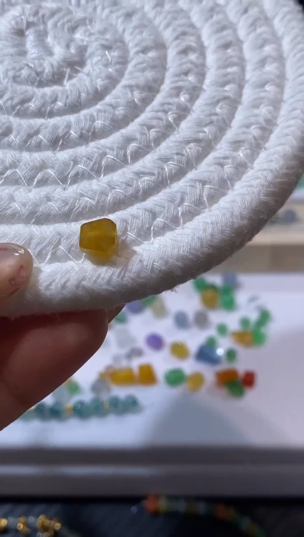 未镶嵌定制翡翠吴***闹卡6随形 买断不退换