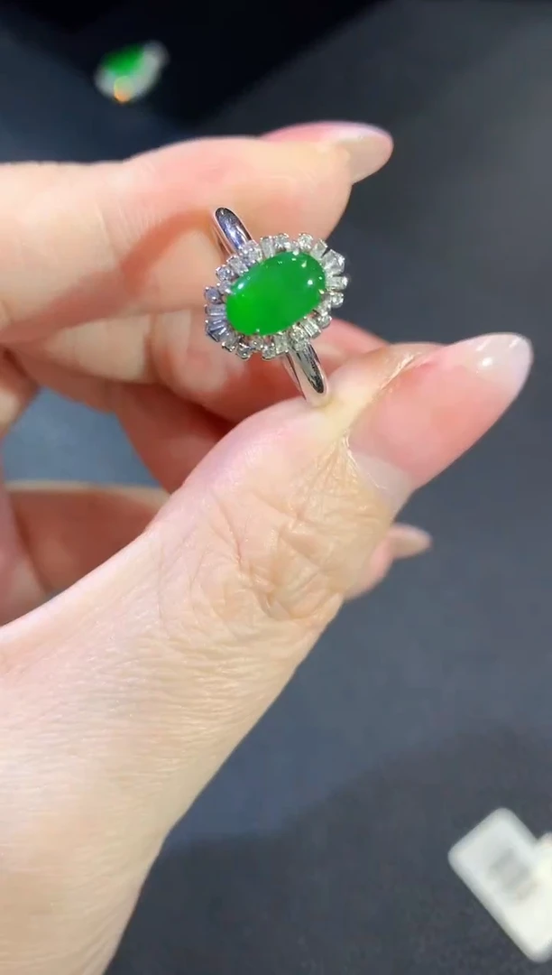 18K金镶嵌戒指翡翠D108