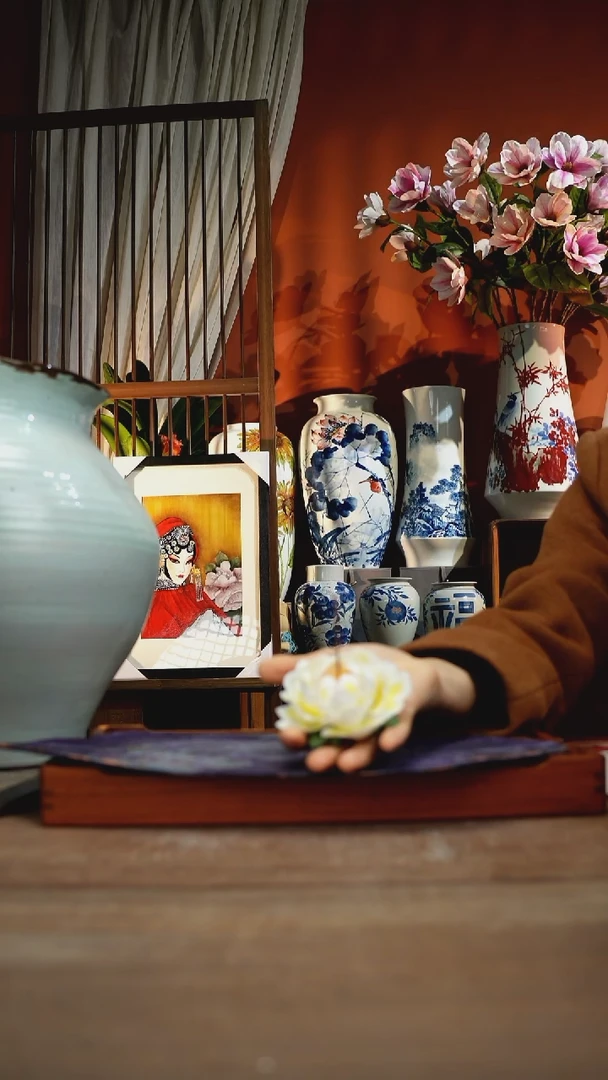 当代景德镇设计师釉下手绘陶瓷花瓶