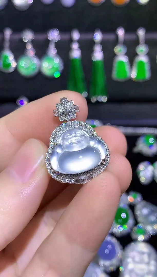 颈饰18K金镶嵌翡翠玻璃种极光佛公两用款