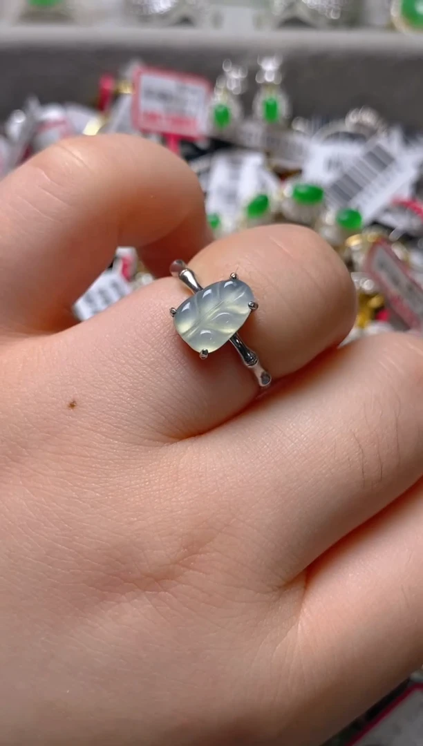 银S925镶嵌戒指翡翠百内无证书