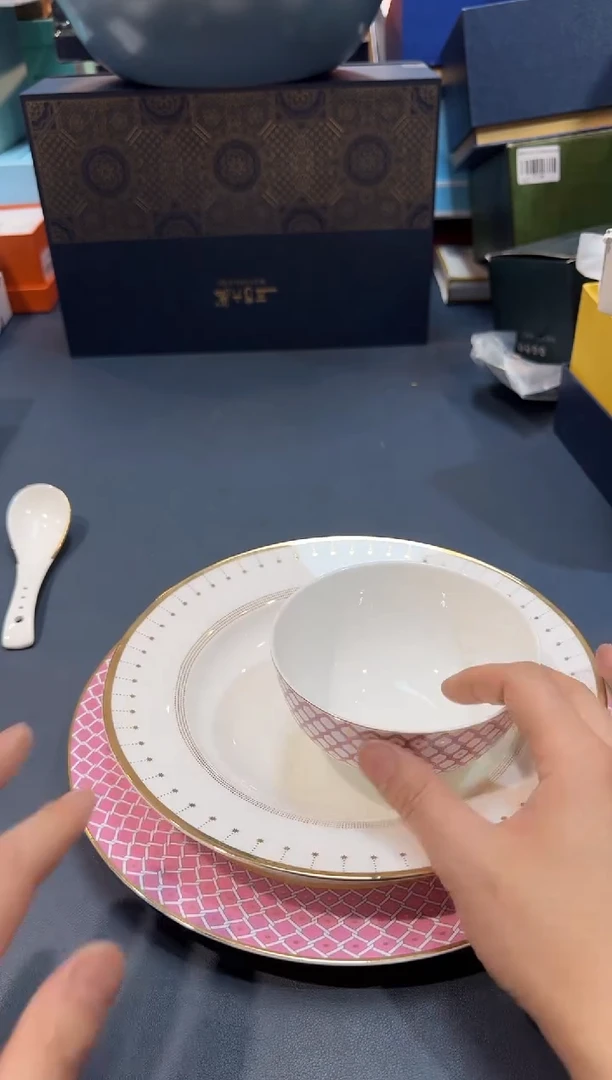 【闪购商品】瓷片A546全场正品，京东包邮