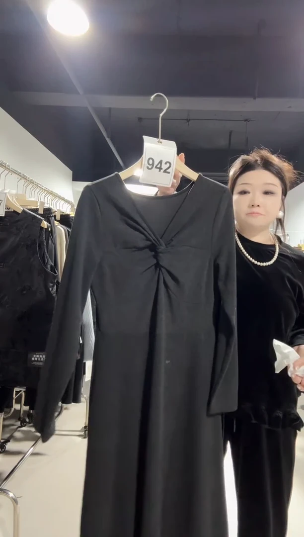 942-黑色长款小码·····