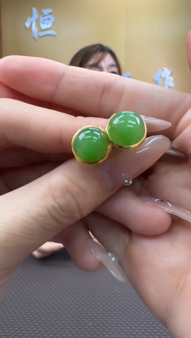 【闪购商品】和田玉耳饰18K金镶嵌一对