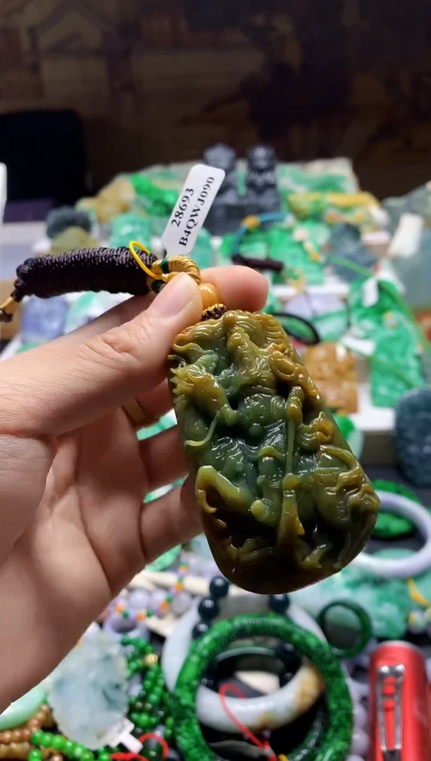 颈饰未镶嵌翡翠天然A货翡翠