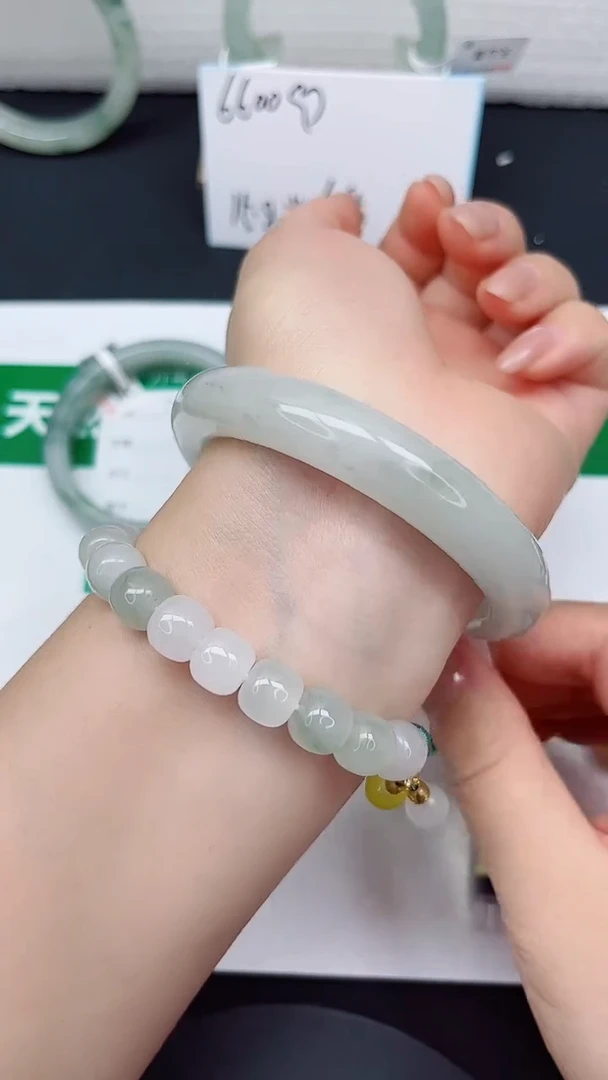 未镶嵌手镯石英质玉71-59/60