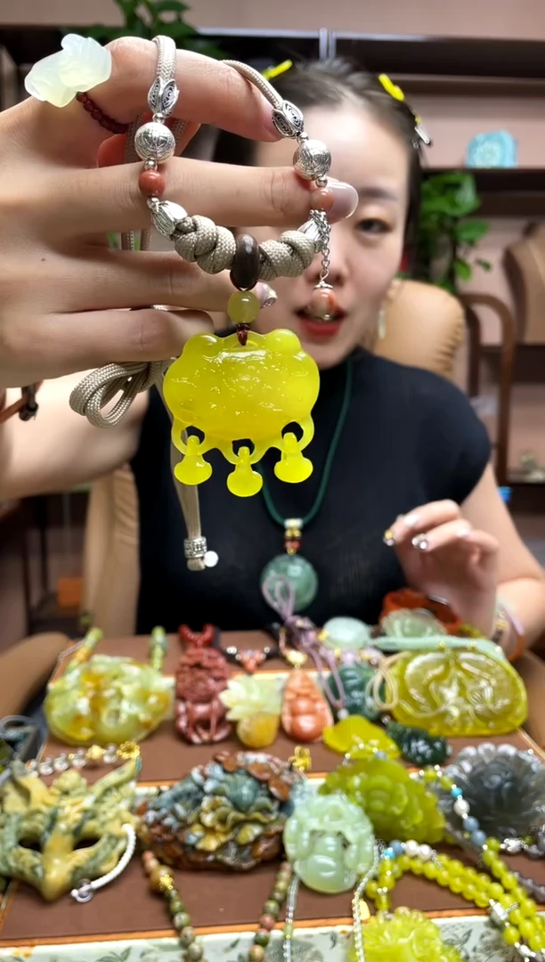 未镶嵌岫玉颈饰产****姐·祥云绳