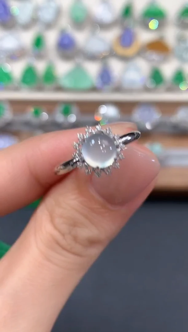 18K金镶嵌戒指翡翠a5