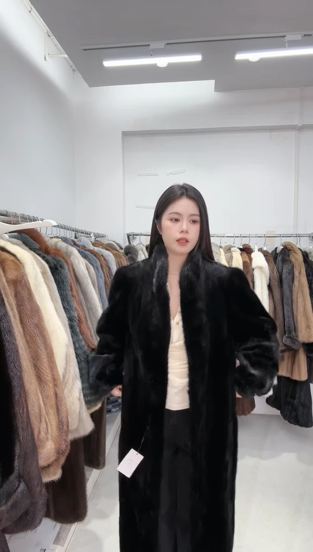 小橙子皮草直播间