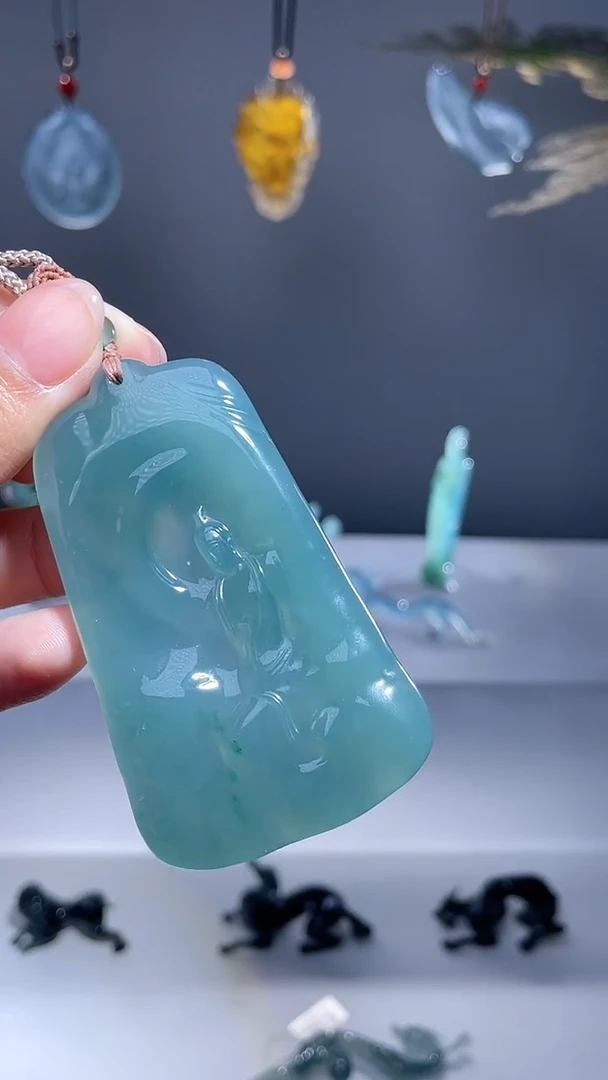 颈饰未镶嵌翡翠观音