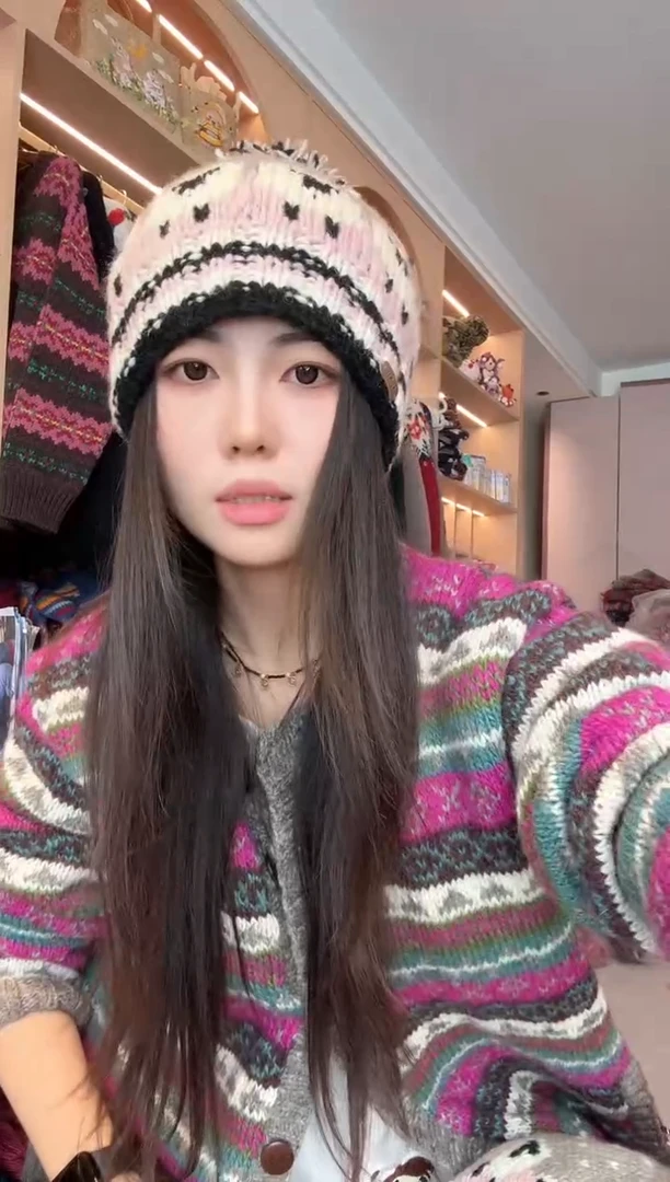 羊毛黑边小羊帽