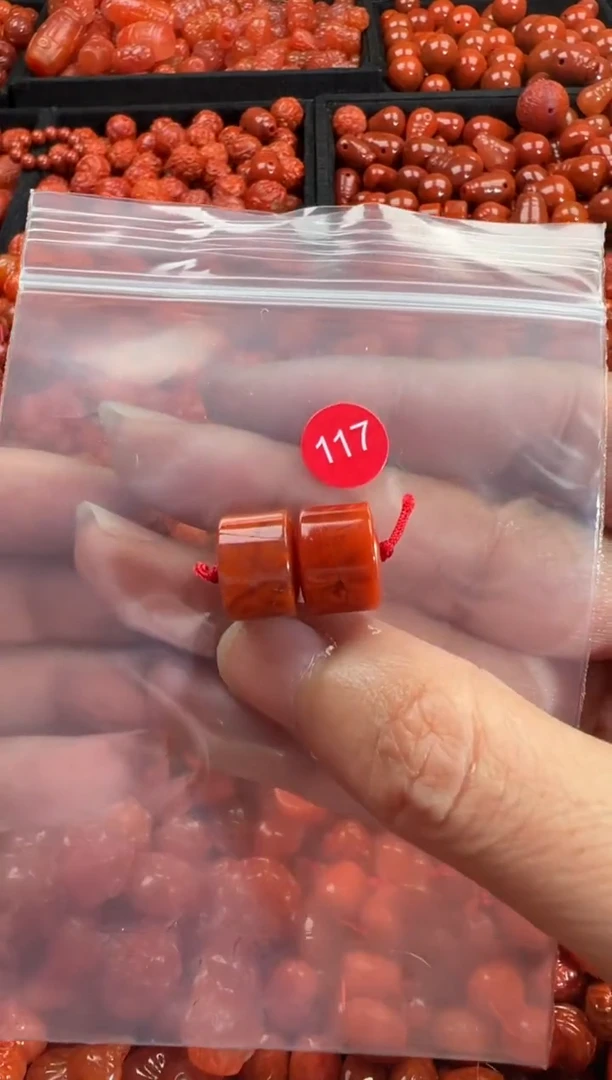 颈饰未镶嵌南红玛瑙筱**茜1