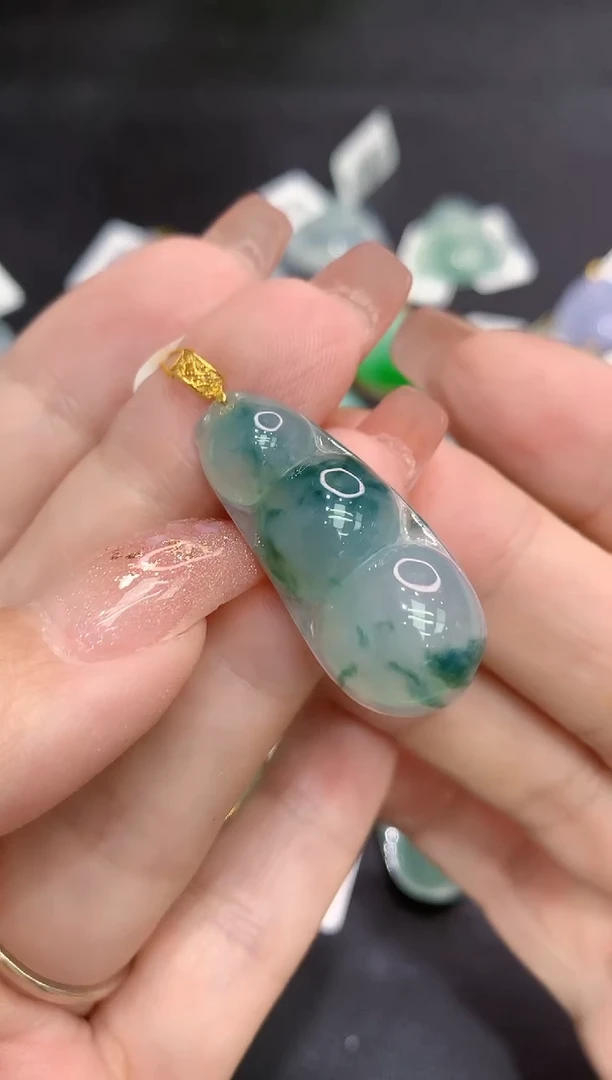 吊坠(不含链)18K金镶嵌翡翠111