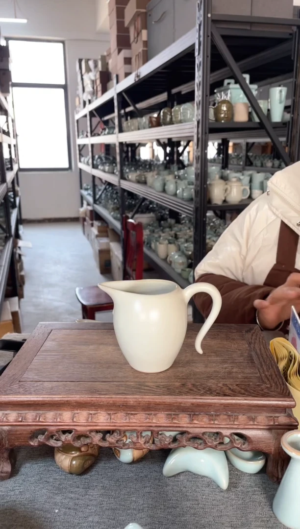 【闪购商品】瓷片月白釉 美人公道杯 微瑕