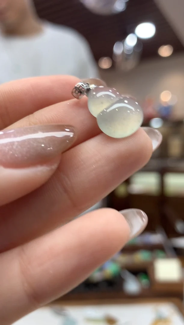 【闪购商品】翡翠吊坠(不含链)18K金镶嵌葫芦