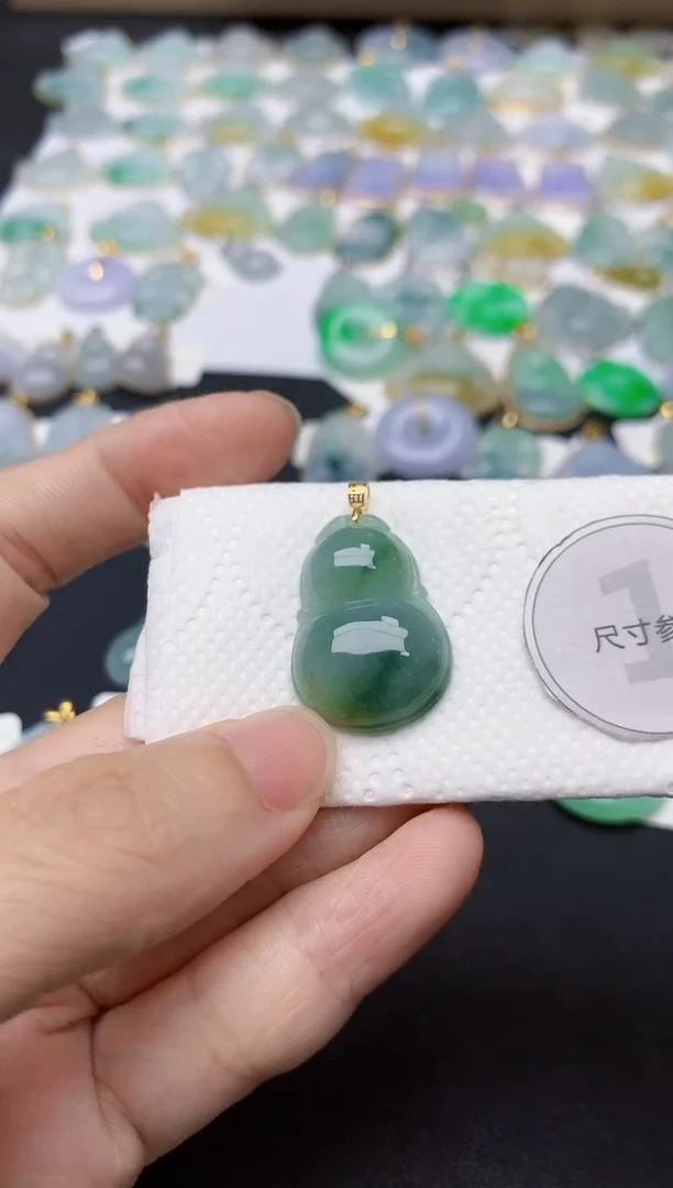 翡翠18K金镶嵌颈饰天然缅甸A货翡翠