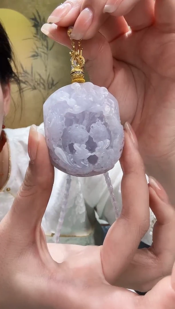 颈饰未镶嵌翡翠吊坠