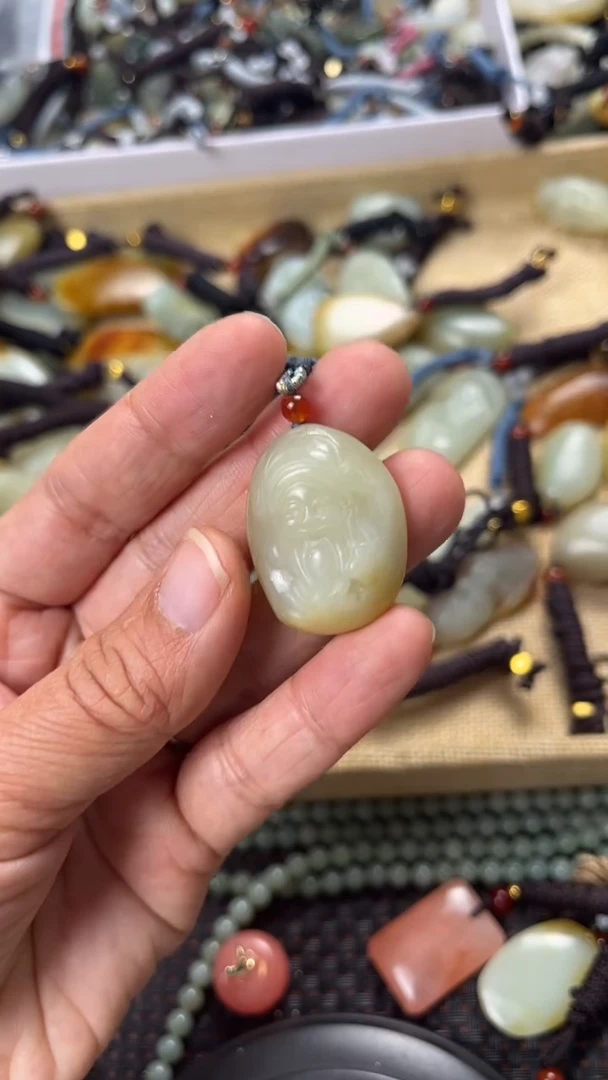 【闪购商品】和田玉颈饰未镶嵌多样性发货没有证书拍一发一有瑕