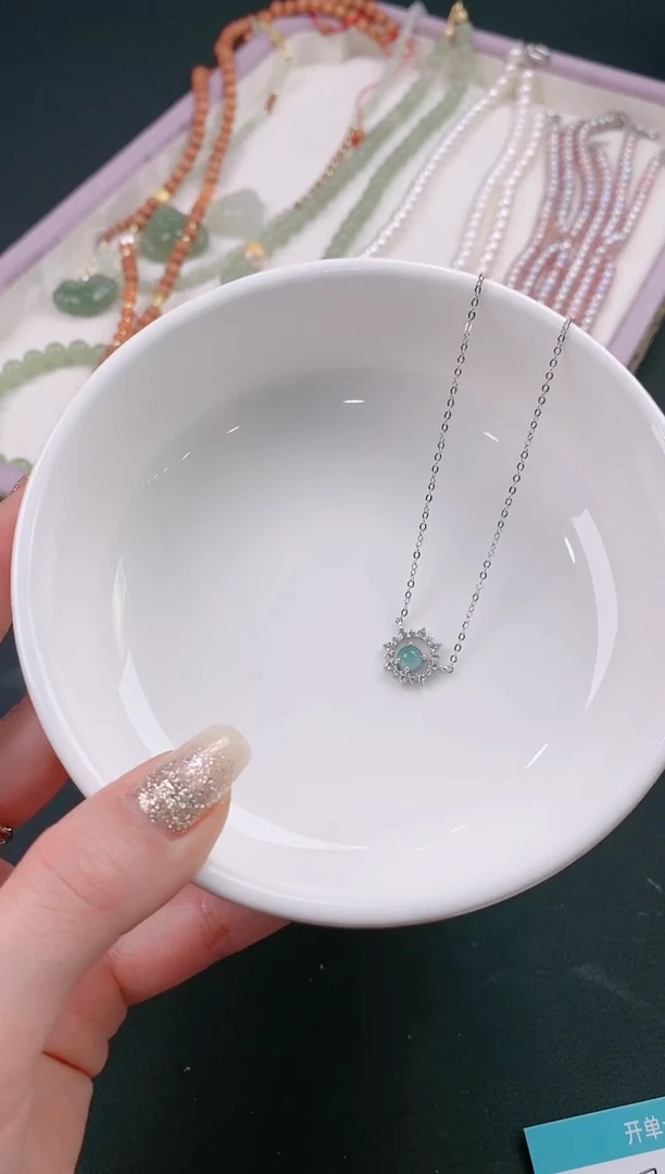 【闪购商品】翡翠颈饰银S925镶嵌71翡翠