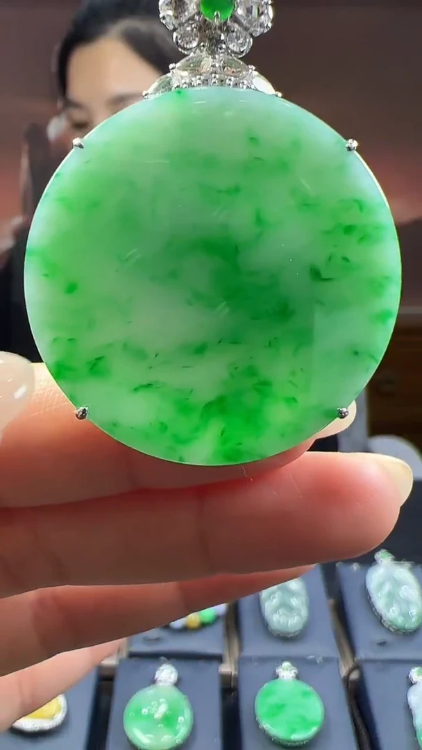 18K金镶嵌挂件翡翠圆牌 不含链