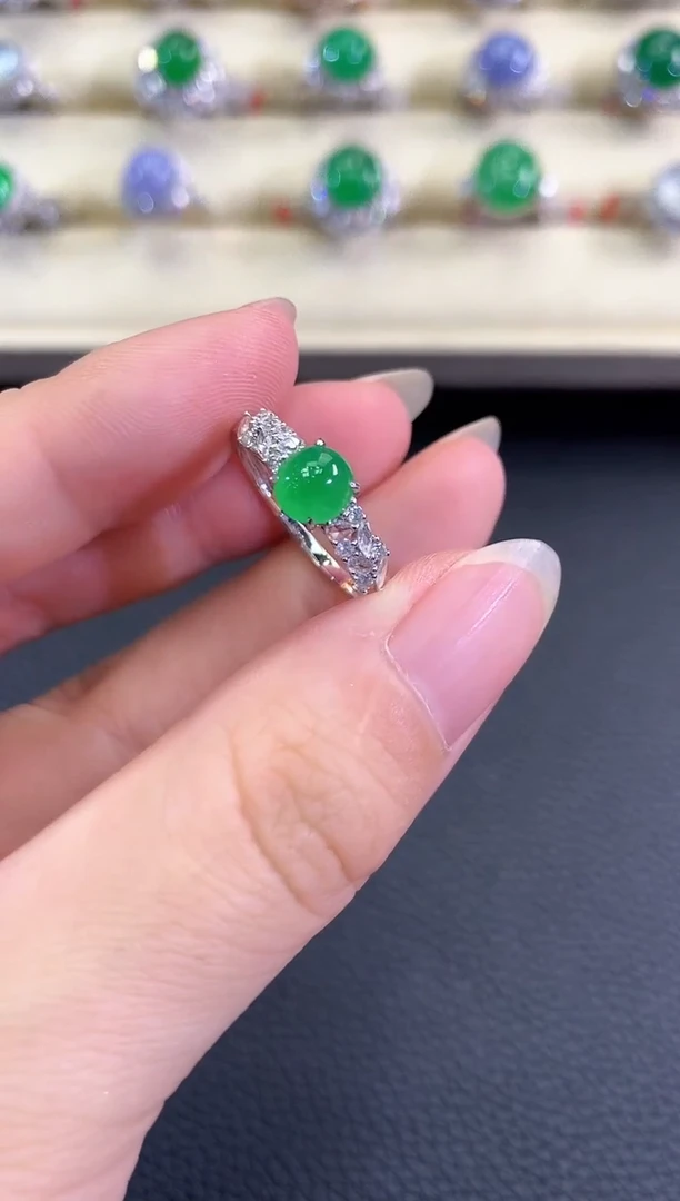 翡翠戒指18K金镶嵌春日珠宝 B84