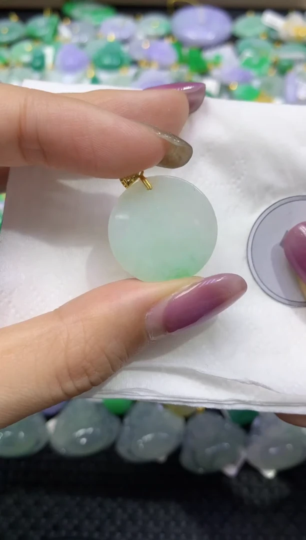 颈饰未镶嵌翡翠天然缅甸翡翠A货