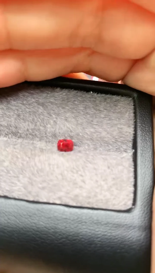 【闪购商品】定制尖晶石裸石未镶嵌枕型 高色色调 0.57ct