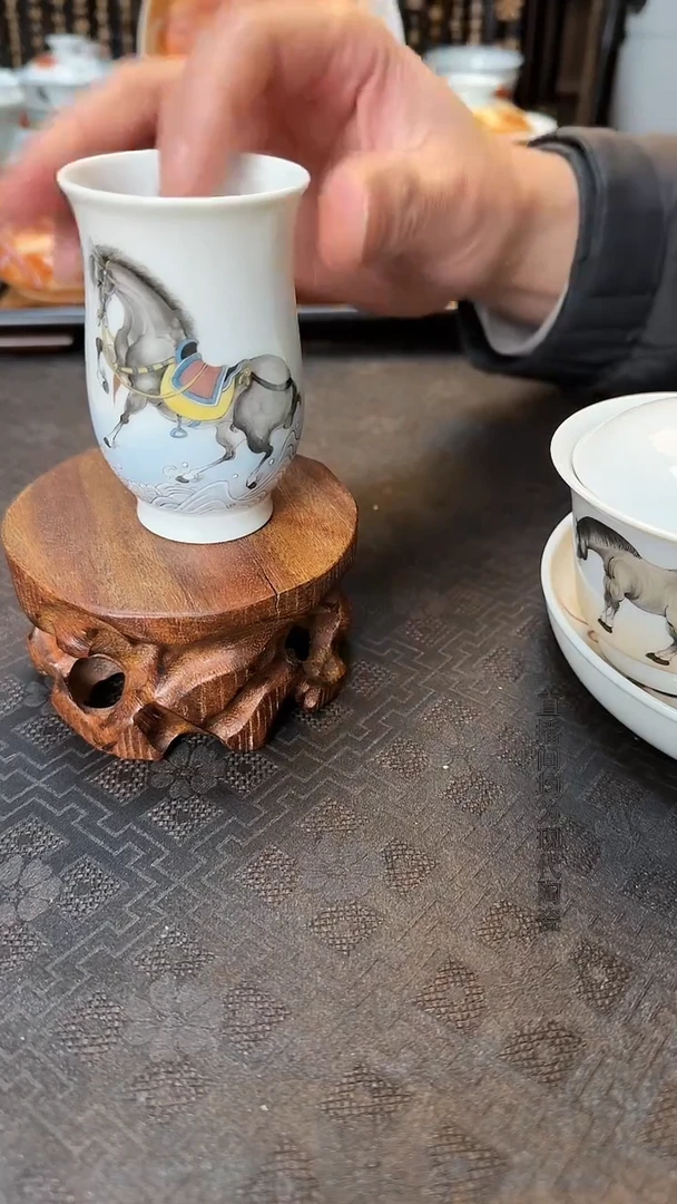 马 画片闻香杯1个