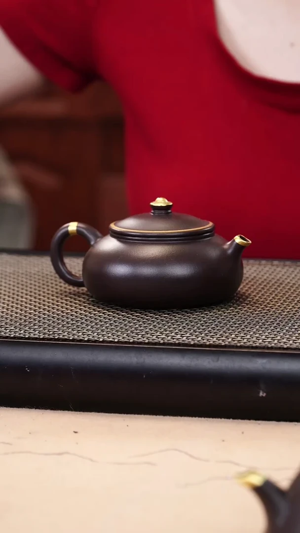 茶壶紫砂四号井茄皮紫泥描金大寒江160cc