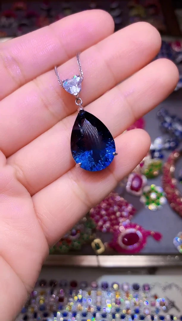 颈饰银S925镶嵌托帕石....