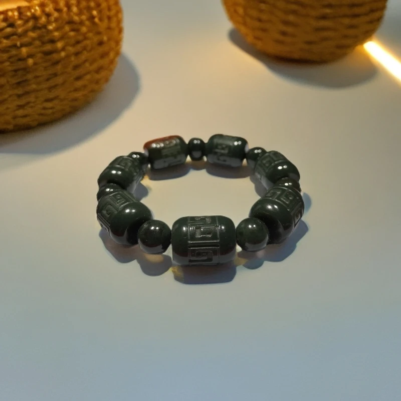 和田玉老型雕刻玉手串