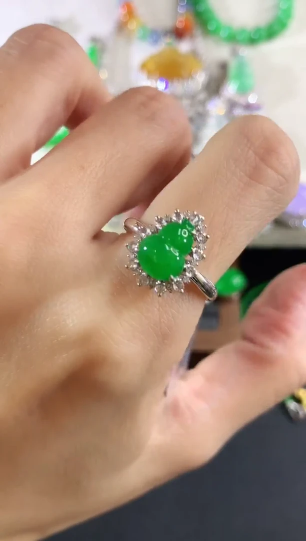 18K金镶嵌戒指翡翠241|