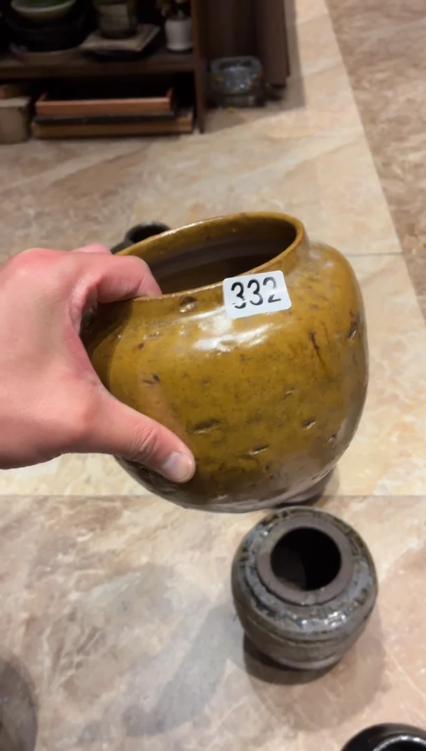 瓷片1*6332粗陶黄色花瓶1个