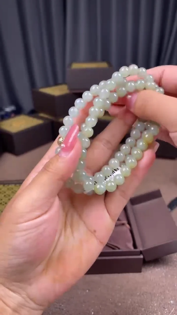 颈饰未镶嵌翡翠项链