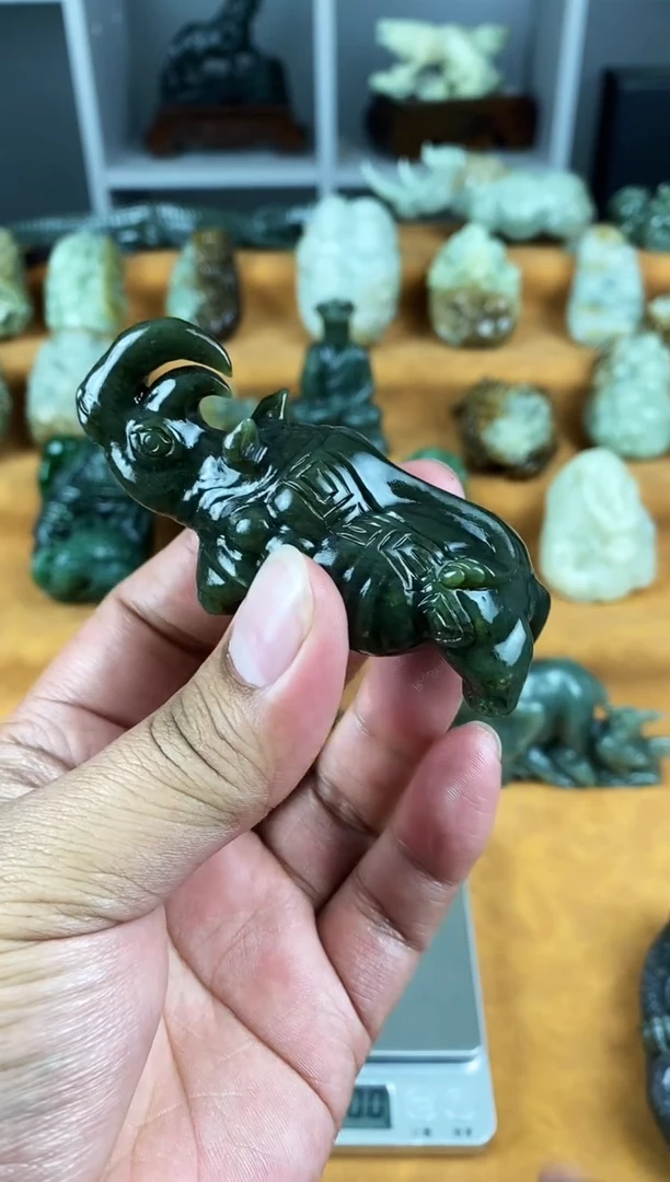 未镶嵌和田玉挂件1