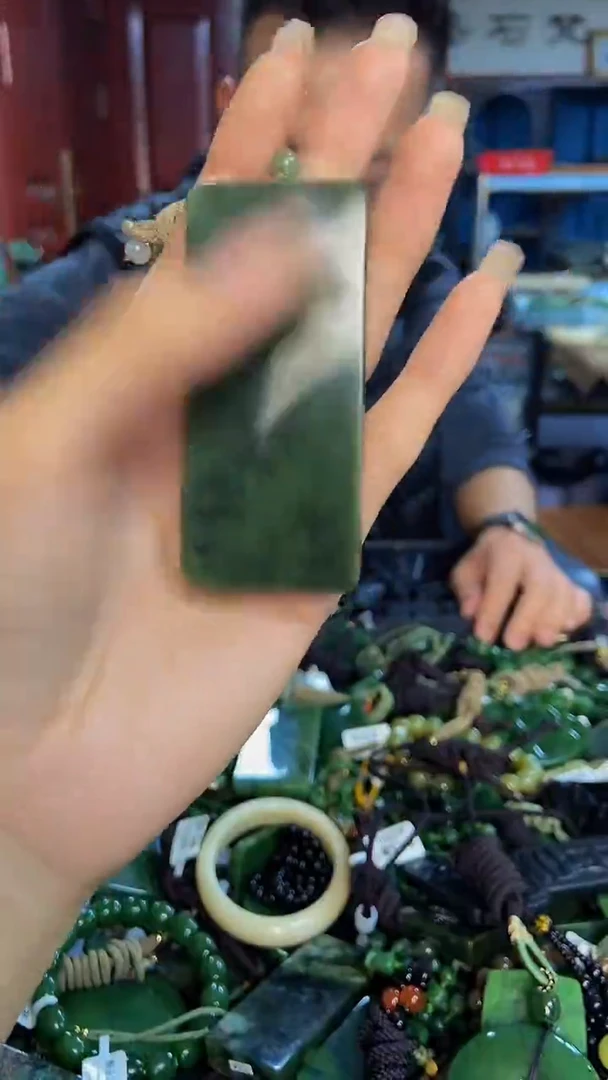 未镶嵌和田玉挂件1