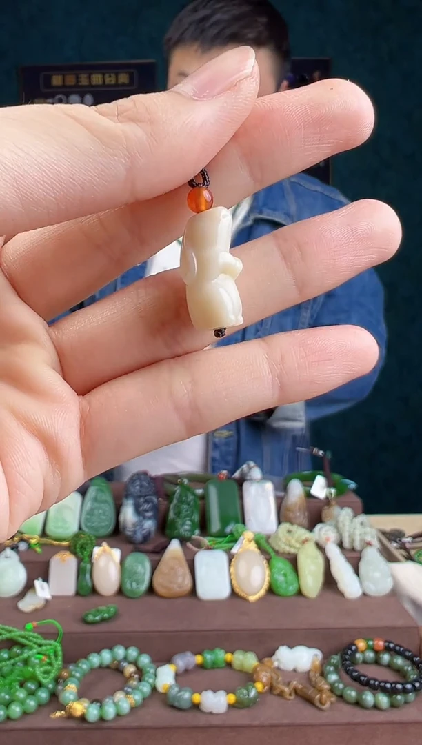 【闪购商品】和田玉颈饰未镶嵌 多样性发货 拍一单发一个