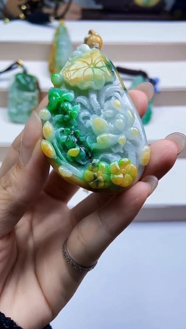 颈饰未镶嵌翡翠翡翠A货