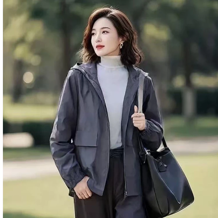 欧货洋气连帽冲锋衣防风外套女春秋新款时尚休闲百搭夹克短款上衣