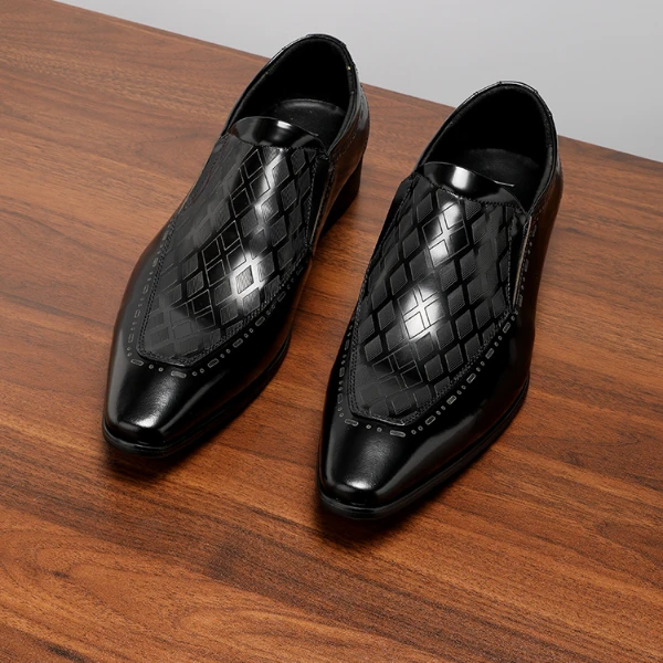 潮款真皮一脚蹬商务休闲皮鞋男英伦风尖头亮面软底套脚男鞋子冬季