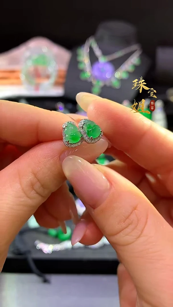 18K金镶嵌翡翠耳饰耳饰