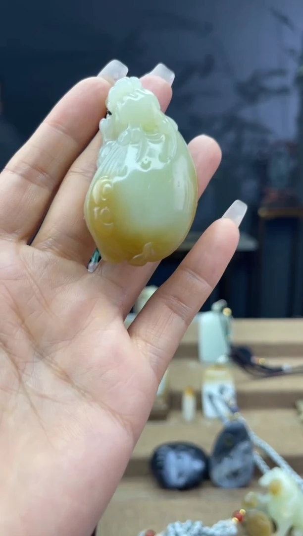 颈饰未镶嵌和田玉1