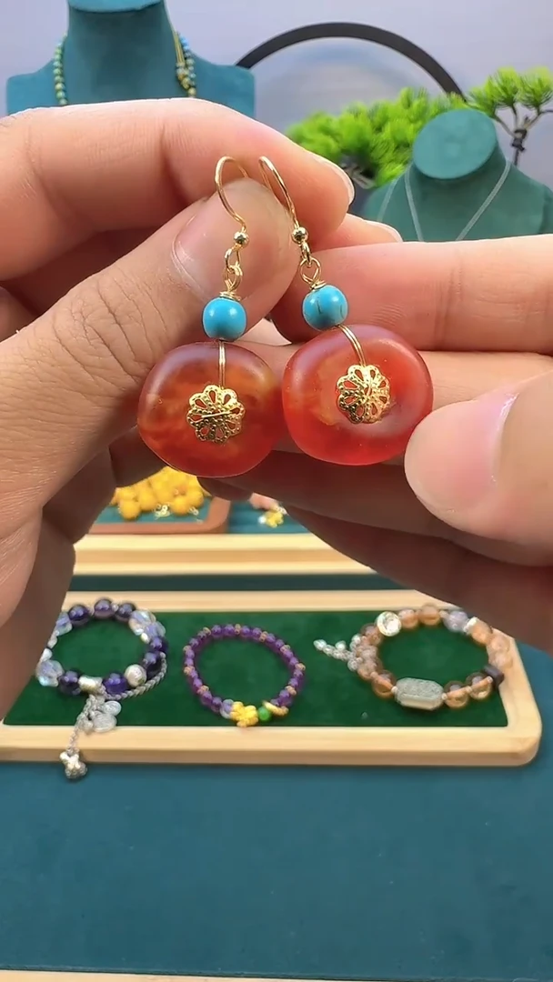 14K金镶嵌蜜蜡耳饰E137