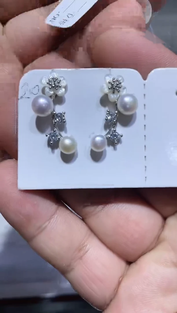 【闪购商品】淡水珍珠颈饰银S925镶嵌耳钉