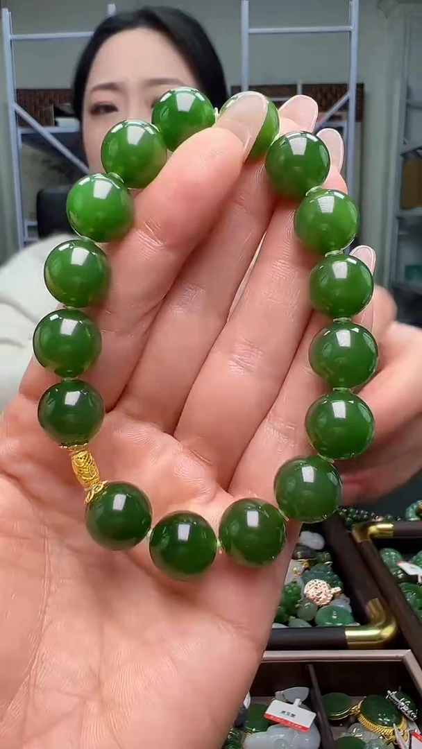 颈饰18K金镶嵌和田玉（多样性发货.发其一）11.18.58