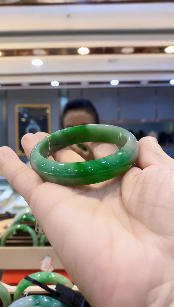 未镶嵌手镯翡翠翡翠手镯