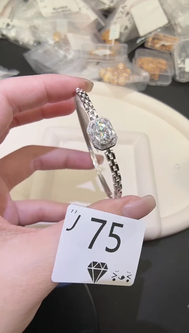 合成碳硅石925银多样性发一J75