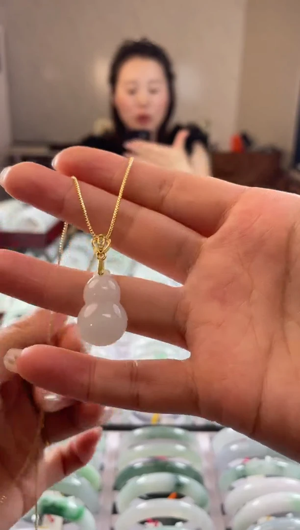 翡翠未镶嵌吊坠(不含链)多样性发货 发一件